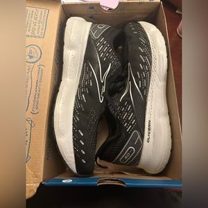 Brooks Glycerin 20 Men’s 10 Wide (2E) sneakers - box provided